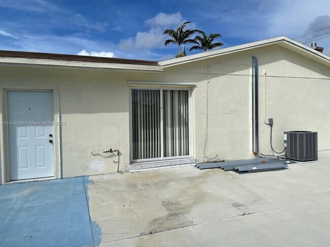 Primary Photo - 19720 Lenaire Dr