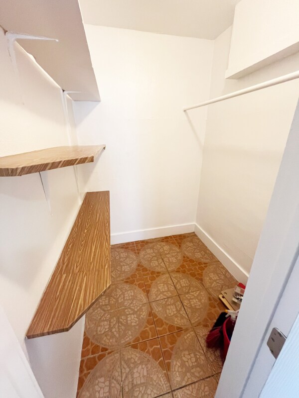 Building Photo - 744 Pine Ave