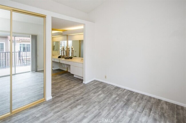 Building Photo - 29 Blue Oak