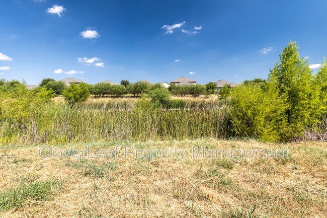 Building Photo - 804 Shrike Ln