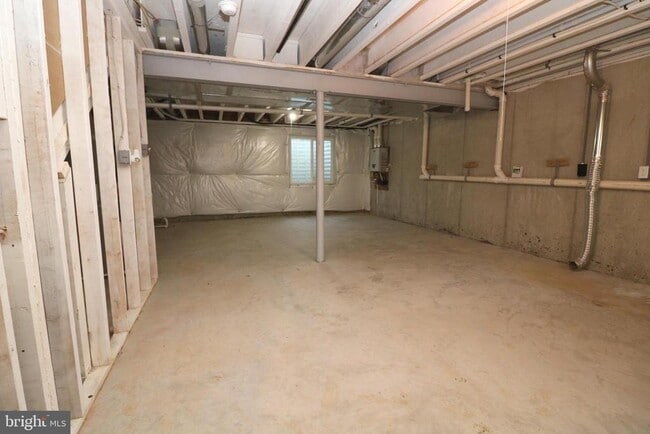 Building Photo - 120 Salerno Dr