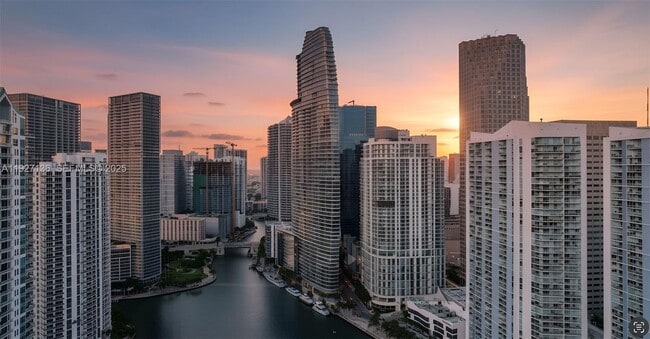 Building Photo - 300 Biscayne Blvd Way