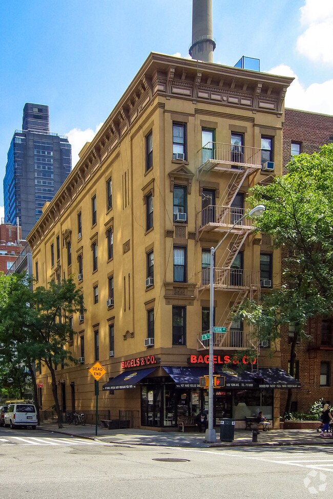 Primary Photo - 500 East 76th Street