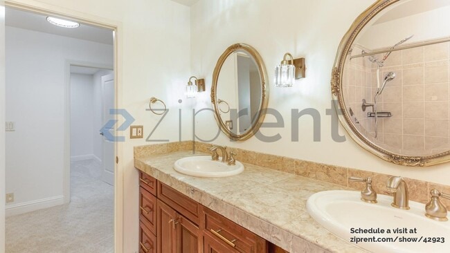 Building Photo - 3226 Gardendale Dr