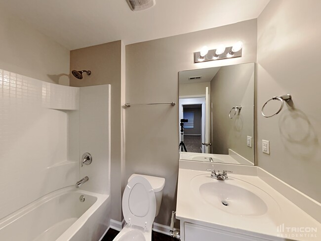 Building Photo - 339 Victory Cir