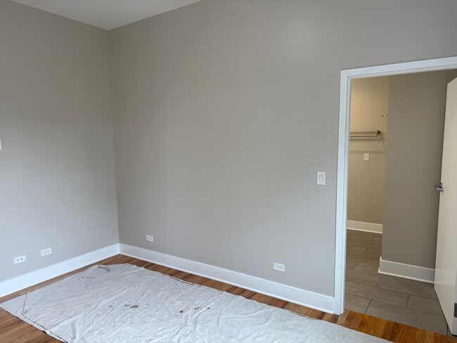 Building Photo - 3122 N Broadway