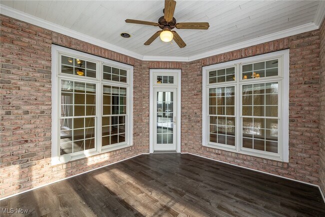 Building Photo - 4025 Meadowvale Ct