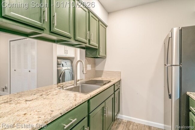 Building Photo - 310 Roe St