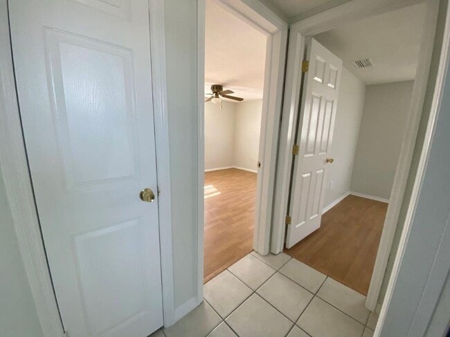 Building Photo - REDUCED!!  3/1/1 1120 Sq. Ft. beautiful ho...