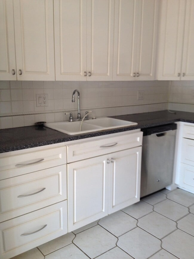 Building Photo - 6601 Via Regina