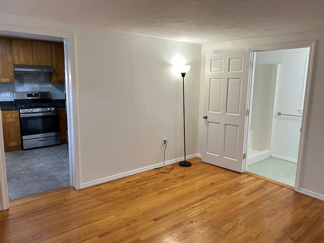 Building Photo - 80 Montclair Ave