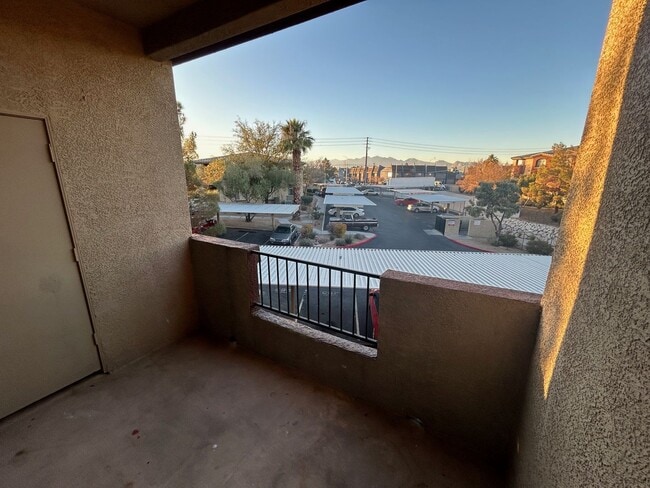 Building Photo - ADORABLE 2 BEDROOM 2 BATHROOM CONDO LOCATED IN A GATED COMMUNITY