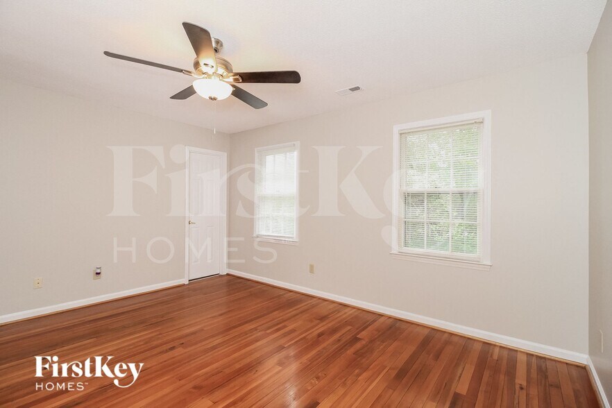 Building Photo - 7052 Avenbury Cir