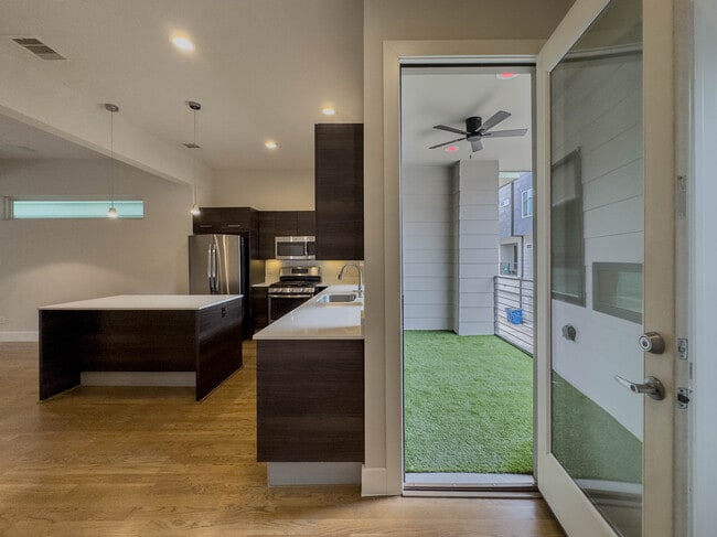 Building Photo - 2717 St Emanuel St