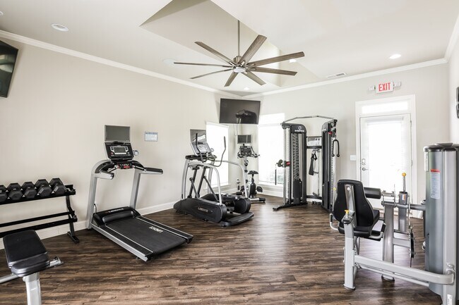 Building Photo - 102 Riley Cir