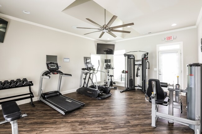 Building Photo - 56 Madaline Ln