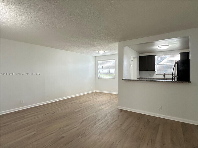 Building Photo - 5661 SW 36th Ct