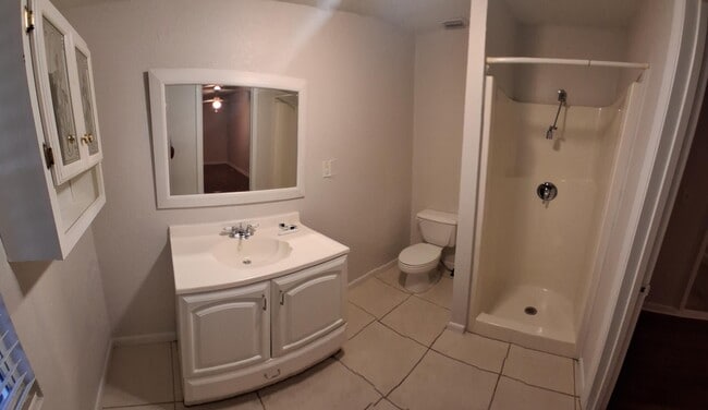 Building Photo - 5815 Garden Ave
