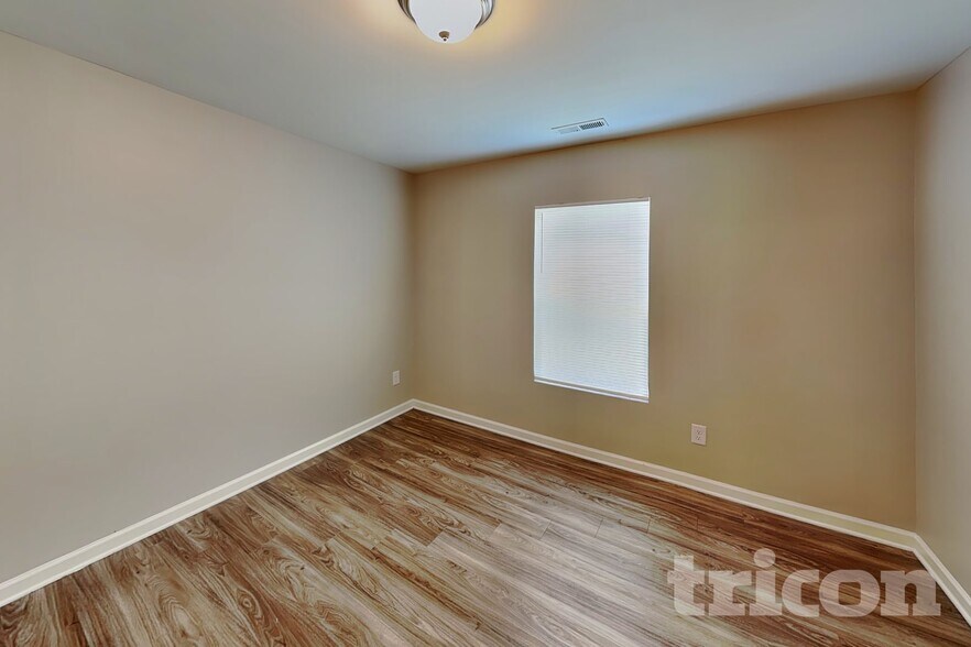 Building Photo - 339 Oakleigh Ln