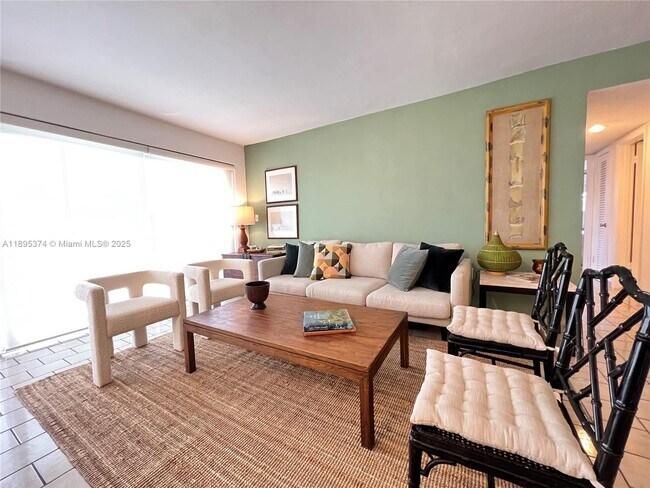 Building Photo - 555 Crandon Blvd