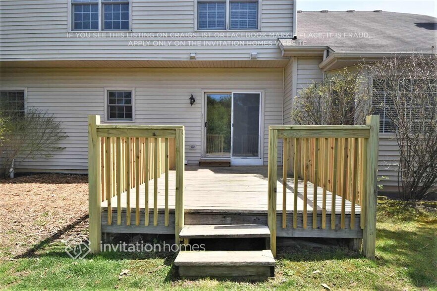 Building Photo - 16332 Hidden River Dr