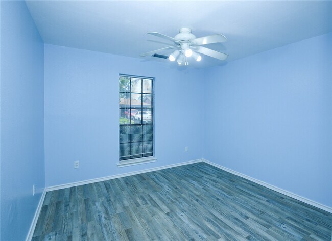 Building Photo - 17902 Autumn Hills Dr