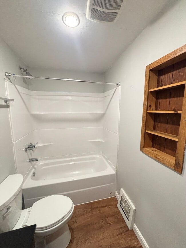 Building Photo - For Rent! 3 Bedroom 1 Bath House