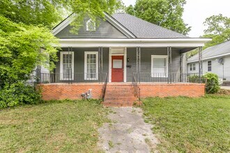 Building Photo - 1371 Ross St
