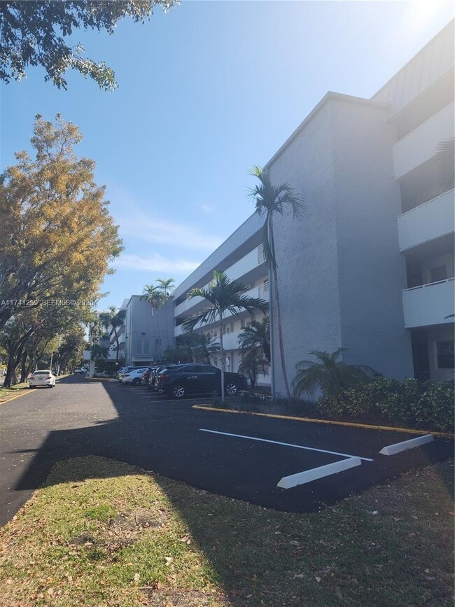 Building Photo - 3750 NE 170th St