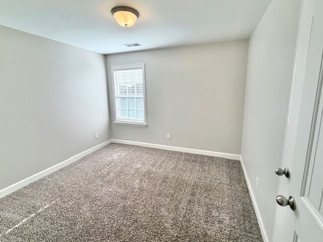 Building Photo - Now Leasing a 4-bedroom 2.5 bath home in Walls, MS @ Mallard Park. Available Now!