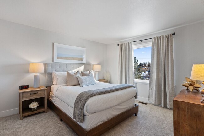 Building Photo - 4 Bedroom Home in SW Loveland