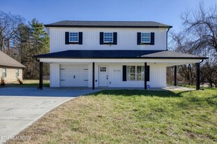 Building Photo - 2122 Brooks Ave