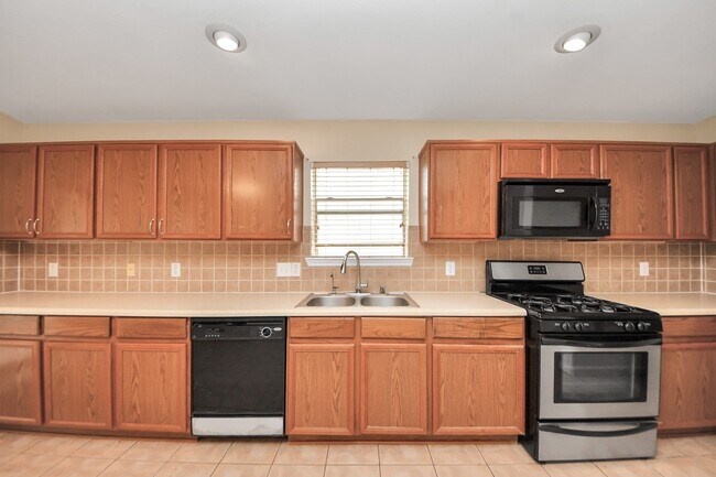 Building Photo - 8127 Tassel Field Ln
