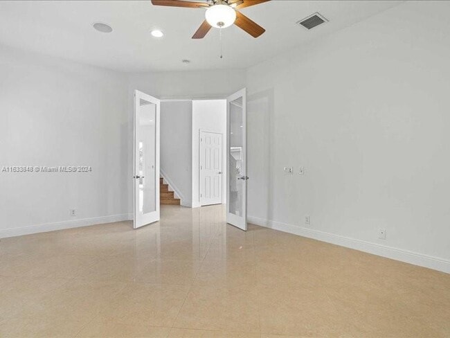 Building Photo - 926 Marina Dr