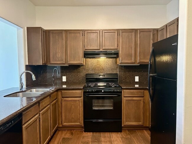 Building Photo - 2445 Monarch Dr