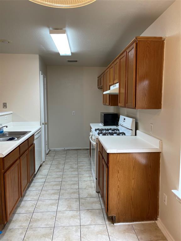 Building Photo - 1013 Christopher Ave