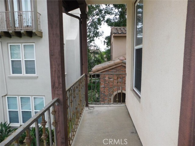 Building Photo - 147 Tall Oak