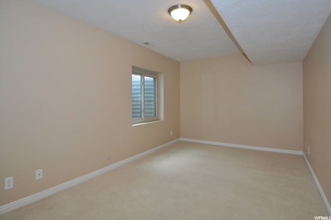 Building Photo - 3891 E Cunninghill Dr