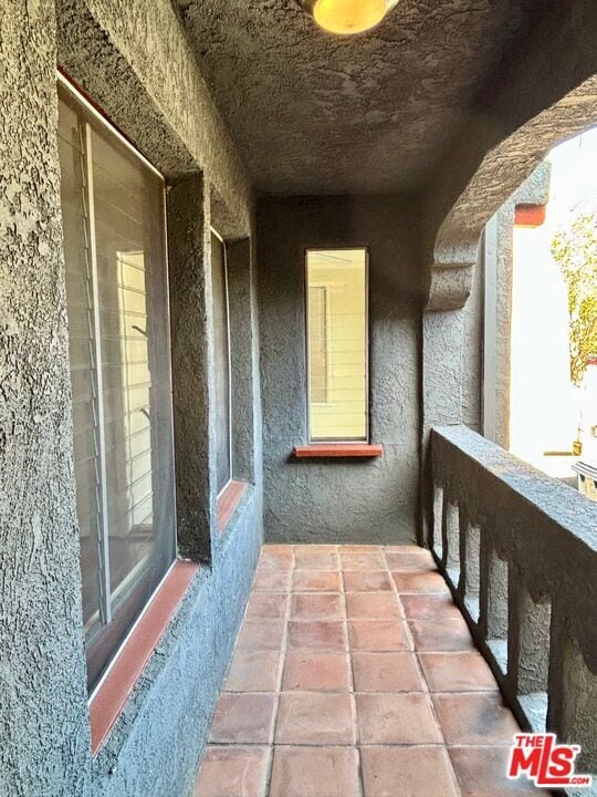 Building Photo - 1075 S Ogden Dr