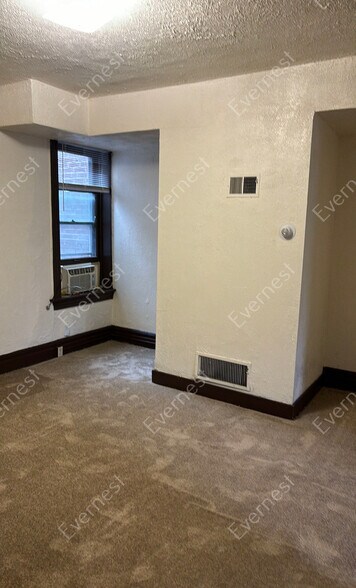 Building Photo - 551 Bates St