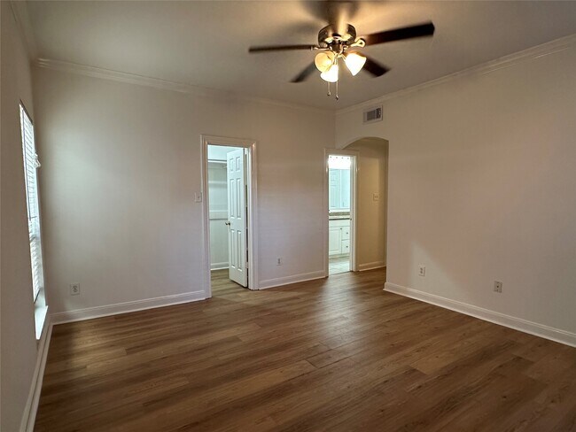 Building Photo - 2001 Bering Dr