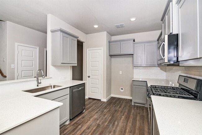 Building Photo - 5239 Amistad Dr