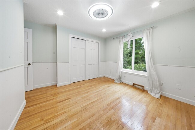 Building Photo - 7 Sherborne Cir