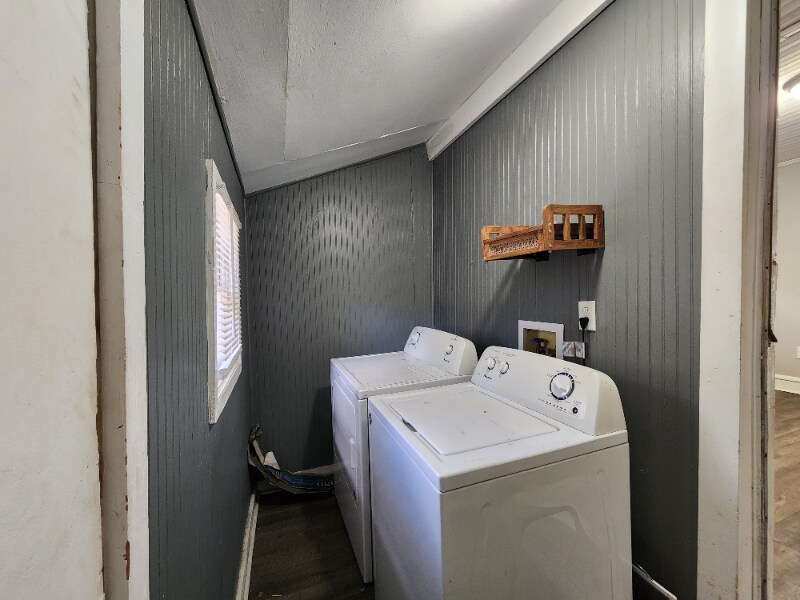 Building Photo - 237 Poole St