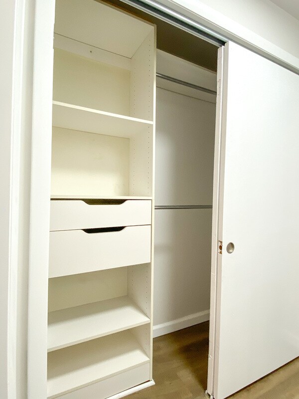 Building Photo - 139-141-141 E Sycamore St