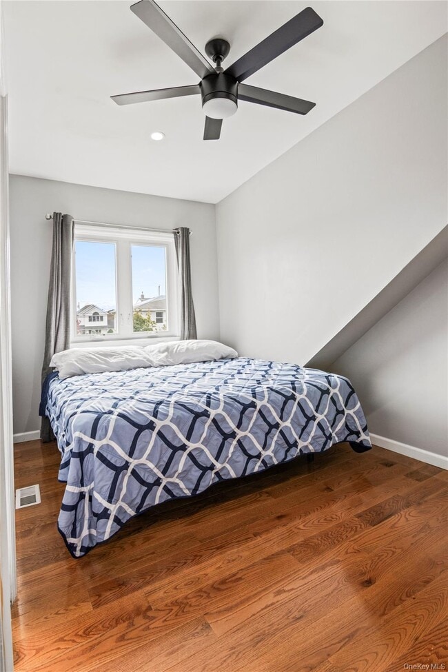 Building Photo - 937 Bowling Green Dr