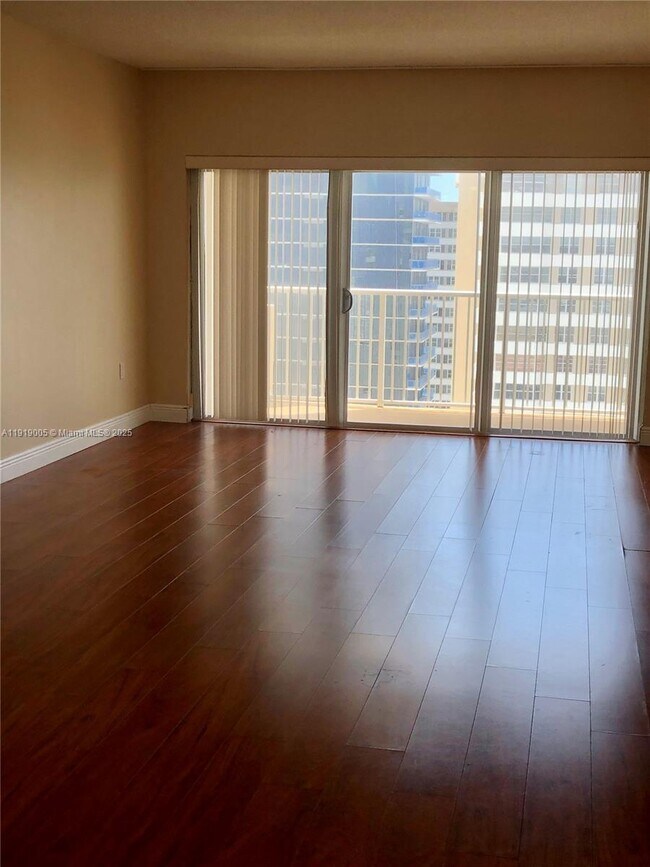 Building Photo - 1950 S Ocean Dr