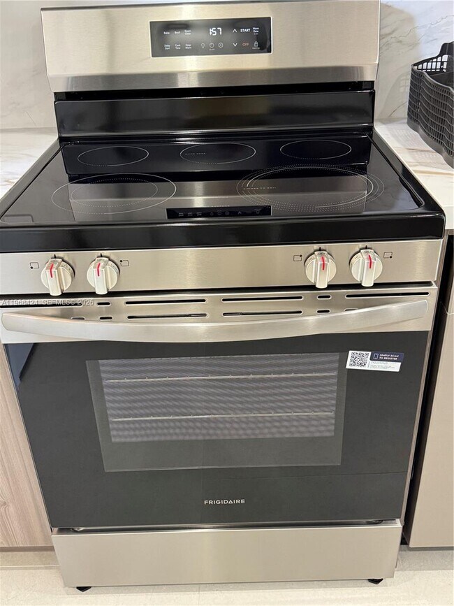 Building Photo - 1900 W 54th St