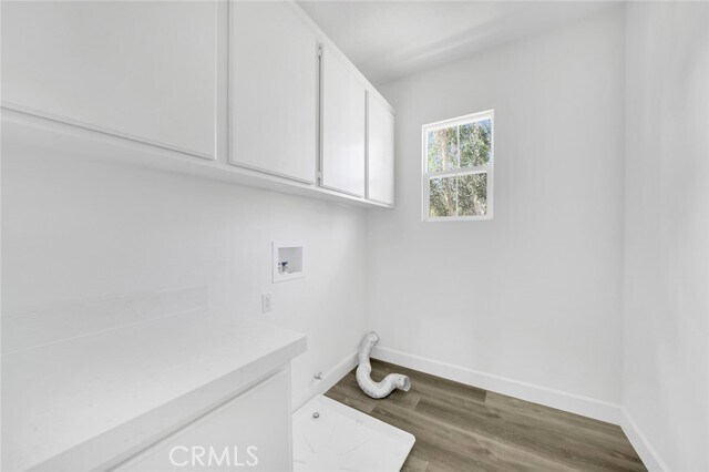 Building Photo - 24 Periwinkle