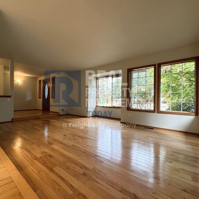 Building Photo - Remodeled Rambler In Gem Heights neighborh...